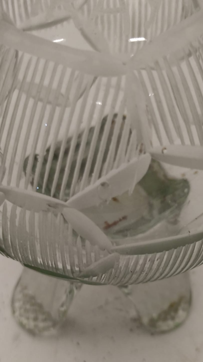 1960 GALATASARAY  YAZILI UFLEME EL İŞCİLİKLİ KESME KIRISTAL  AYAKLI  KAPAKLI SURAHİ