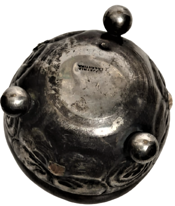 AUSTRIA  ARGENTİNA  TÜTÜN KUTUSU GÜMÜŞ BAKIR PERCİNLERLE  VE GÜL AGACINA TUTTURULMUŞ 