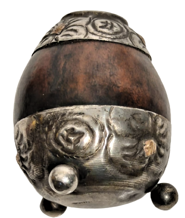 AUSTRIA  ARGENTİNA  TÜTÜN KUTUSU GÜMÜŞ BAKIR PERCİNLERLE  VE GÜL AGACINA TUTTURULMUŞ 