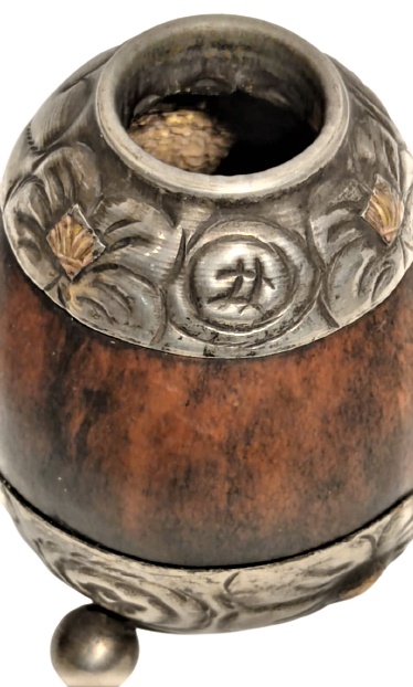 AUSTRIA  ARGENTİNA  TÜTÜN KUTUSU GÜMÜŞ BAKIR PERCİNLERLE  VE GÜL AGACINA TUTTURULMUŞ 