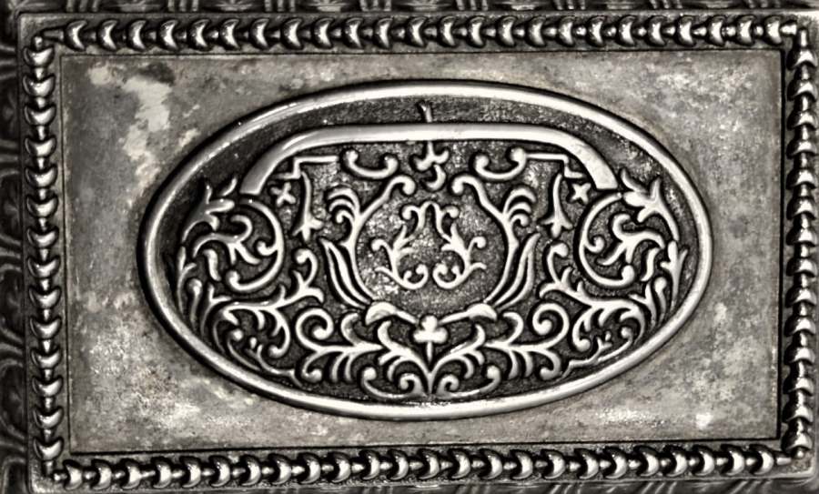 METAL DÖKÜM GÜMÜŞ KAPLANMIŞ HER TARAFI İŞLEMİŞ KAPAKLI TESBİH KUTUSU