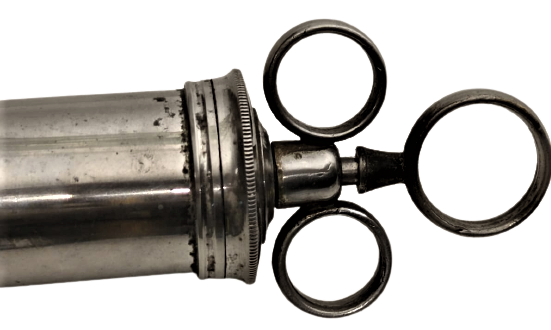 1920 AURAL SYRİNGE BUYUK BOY MEKANİK ELLE KULLANILAN  KROM METAL ÜC PARMAK ENJEKTOR KULAK YIKAMA İÇİN KULLANILAN 