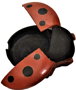 1970 UGUR BÖCEGİ KÜL TABLASI  METAL DÖKÜM KÜLLÜK GÜLEN  HEDİYELİK EŞYALARI İSTANBUL