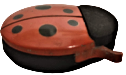 1970 UGUR BÖCEGİ KÜL TABLASI  METAL DÖKÜM KÜLLÜK GÜLEN  HEDİYELİK EŞYALARI İSTANBUL