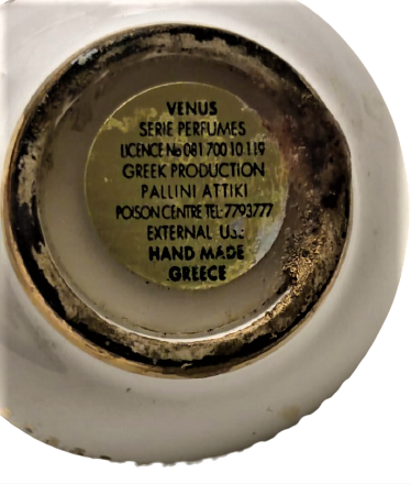 PORSELEN CUBUKLU KAPAK ÜZERİ EL CİZİM EGLENEN EROTİK ROMALILAR CİZİM  VE EL CEKME ALTIN İŞCİLİKLİ PARFÜM ŞİŞESİ