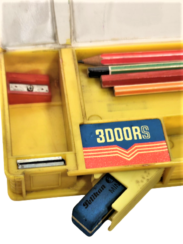 1980 3DOORS KALEM KUTUSU ÜC KAPAKLI TAM TAKIM  NİNJA KAPLUMBAGA RESİMLİ İCERSİ EKSİKSİZ DOLU  