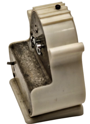 1940 BAKALİT KREM RENKDE KASA RUSYA SSCB CCCP YAPIMI KURMALI MEKANİK VE MÜZİK LATARNALI SAAT