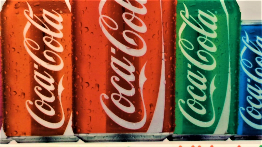 KUTU COCA COLA REKLAMI TANITIMI İCİN  YAPILMIŞ FIBERGLAS FARKLI 7 ADET RENKLİ KUTU KOLALAR