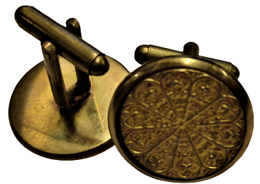 1970 METAL ALTIN KAPLAMA  ÜZERİNDE KAR TANESİ DESENLİ CİFT  MANŞET KOL DÜĞMESİ