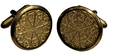 1970 METAL ALTIN KAPLAMA  ÜZERİNDE KAR TANESİ DESENLİ CİFT  MANŞET KOL DÜĞMESİ