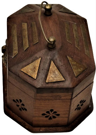 1970 MASİF PİRİNC KAKMA PLAKALARLA BEZELİ KULPLU TAŞINABİLİR KOKU KUTUSU