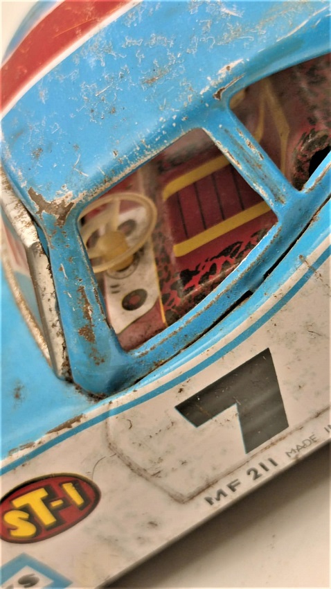 MF 211 TOYS JAGUAR CAR TENEKE SÜRTMELİ YARIŞ ARABASI  MAVİ BEYAZ KIRMIZI ŞERİTLİ ÜZERİ REKLAMLİ 