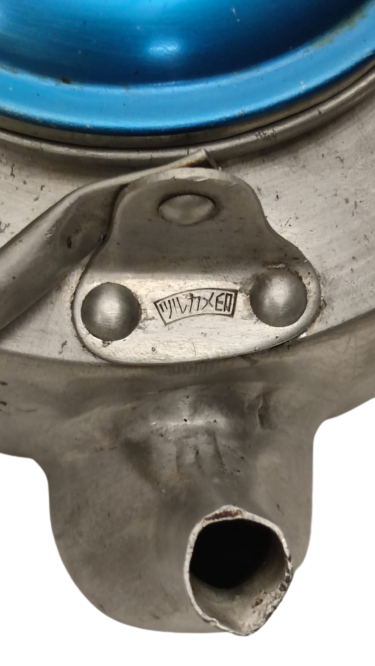 1950 KAMP AVCI JAPAN TİRYAKI CAYDANLIK DÖRT BARDAKLIK İCERSİNDE CAY SÜZGECİ BULUNAN ALİMÜNYUM MİKA TUTMACLI KAPAKLI CAY DEMLİGİ