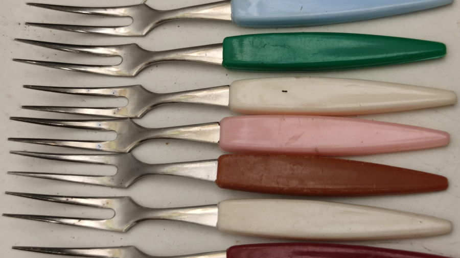 1960 MİKA SAPLI FARKLI RENKLERDE İKRAM CATALLARI CELİK PASLANMAZ ROSTERİ