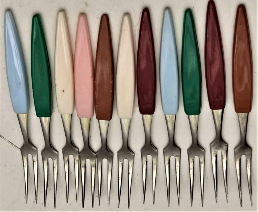 1960 MİKA SAPLI FARKLI RENKLERDE İKRAM CATALLARI CELİK PASLANMAZ ROSTERİ