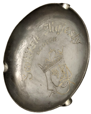 1960 SCOTTISH MAJESTY SCOTCH WHİSKY REKLAMLI ALİMÜNYUM ÜZERİ FÜGÜR İŞLEME KÜLLÜK İSKOCYA ÜRETİMİ