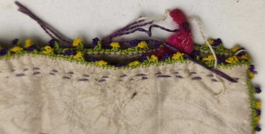 OSMANLI KESE BEYAZ İŞLEMELİ AVRUPA SATEN KUMAŞA EL İŞİ PARA KESESİ KENARLARI OYA İŞİ 