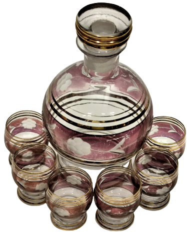 1940 FRANSIZ İÇKİ TAKIMI BİR KAPAKLI ÜZERİ İŞLEMELİ BORDO RENLERDE ŞİŞE 6 ADET FAK BORDO VE İŞLEMELİ BARDAK TAM TAKIM