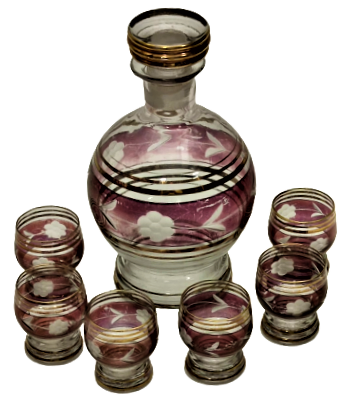 1940 FRANSIZ İÇKİ TAKIMI BİR KAPAKLI ÜZERİ İŞLEMELİ BORDO RENLERDE ŞİŞE 6 ADET FAK BORDO VE İŞLEMELİ BARDAK TAM TAKIM