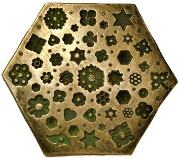 1940 PİRİNCDEN ELDE YAPILMIŞ USTA İŞİ  ÜZERİNDE CEŞİTLİ DESENLER ŞEKİLLER BULUNAN ALTI KÖŞELİ KUYUMCU ALTIN İŞLEME ŞEKİLLENDİRME KALIBI