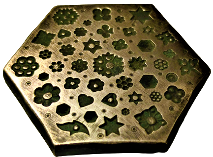 1940 PİRİNCDEN ELDE YAPILMIŞ USTA İŞİ  ÜZERİNDE CEŞİTLİ DESENLER ŞEKİLLER BULUNAN ALTI KÖŞELİ KUYUMCU ALTIN İŞLEME ŞEKİLLENDİRME KALIBI