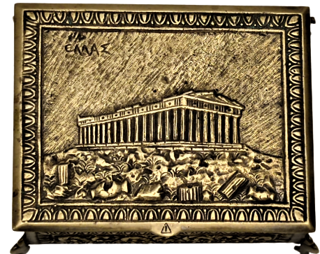 1940 BRONZ YUNAN FİGURLERİYLE BEZELİ MASA ÜZERİ SIGARA  VEYA KARTVİZİT KUTUSU OLARAK KULLANILAN AYAKLI KAPAKLI KUTU