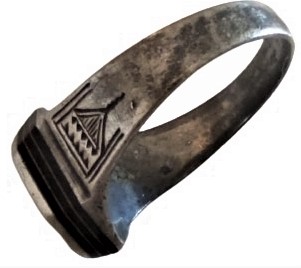 OSMANLI NADİR GÜMÜŞ TAMAMI EL İŞCİLİK YAPIMI  ÜC KATLI  COK FARKLI BİR USTALIK CALIŞMASI ALTI KÖŞELİ  YÜZÜK