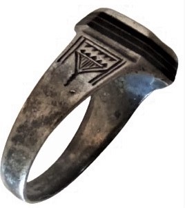 OSMANLI NADİR GÜMÜŞ TAMAMI EL İŞCİLİK YAPIMI  ÜC KATLI  COK FARKLI BİR USTALIK CALIŞMASI ALTI KÖŞELİ  YÜZÜK