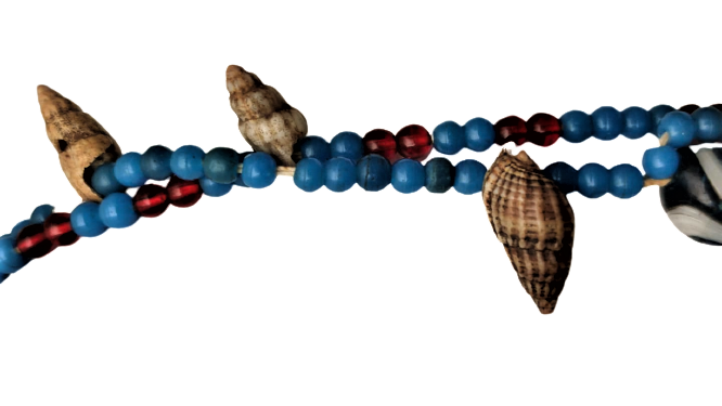 COK ESKİ ŞAMAN KOLYE ÜZERİNDE BİR ÇOK TILSIMLARI  BULUNAN ELDE YAPILMA ÜZERİ İŞLEME BONCUKLU KOLYE