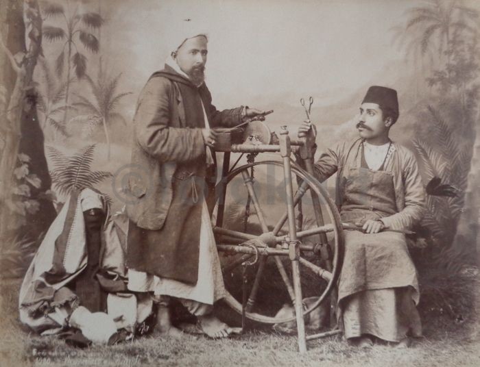 1910 OSMANLI SEYYAR BİLEVCİ SIRTTA TAŞINAN GEZİCİ BİLEV TEZGAHI TAMAMI AHŞAP MEKANİK  BİLEV TAŞ CARKLI EL YAPIM BİLEVCİ TEZGAHI