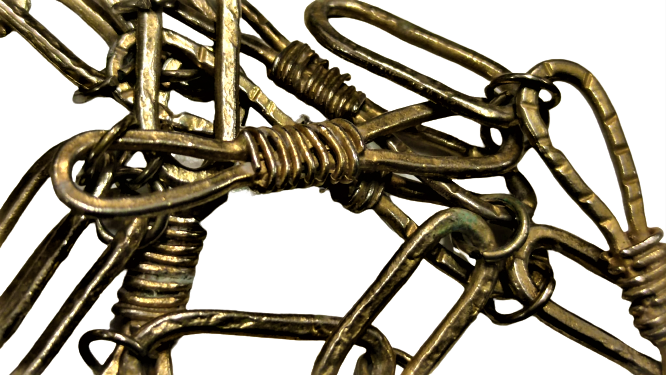 KALIN BURMA KAYNAKLI ZİNCİR BÜYUK BOYDA DİKDÖRTGEN ÜZERİ KABARTMA DİNİ TEMALI PAPAZ AYİN KOLYESİ 