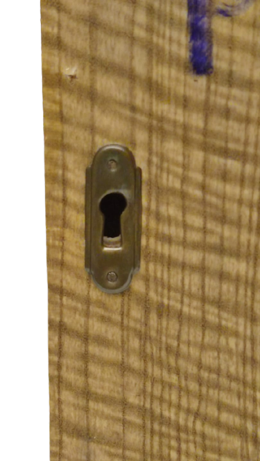 1950 AHŞAP KİLİTLİ POSTA KUTUSU KIRLANGIC GECME EL YAPIM KİLİTLİ İÇİ CAM KISMINDAN GÖRÜNEN ÖNÜ FORMİKA KAPLAMA