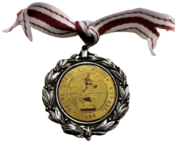 PETROL OFİSİ AŞ BAHAR KUPASI 1984 MADALYA KENARLAR CELENKLİ GÜMÜŞ KAPLAMA  