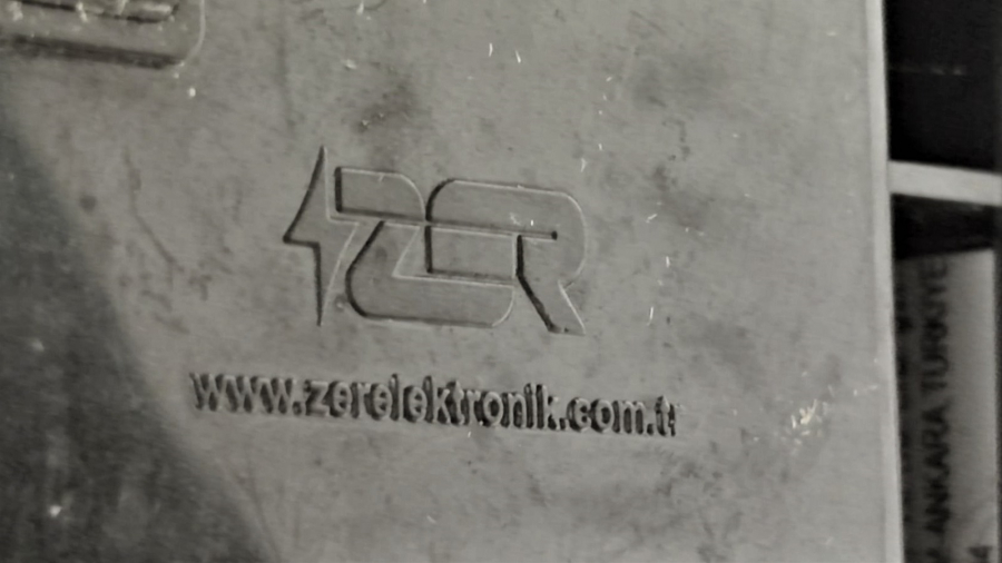  LRW 0311 DOMİNİT LAMBA (LEDLİ)  SARI REFLOKTORLU İKAZ LAMBASI 12 VOLT İLE VEYA İCERSİNE KOYULAN AKU İLE CALIŞAN LAMP