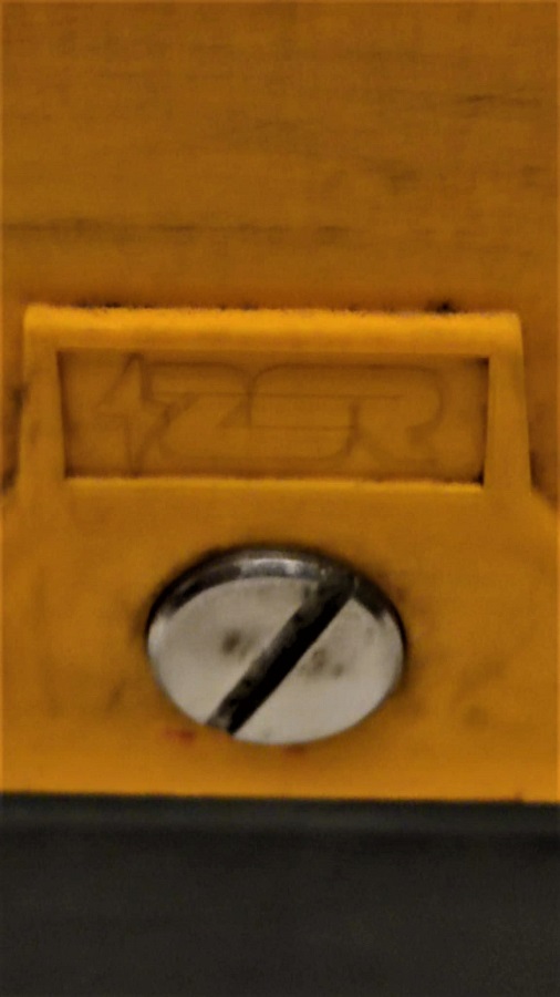  LRW 0311 DOMİNİT LAMBA (LEDLİ)  SARI REFLOKTORLU İKAZ LAMBASI 12 VOLT İLE VEYA İCERSİNE KOYULAN AKU İLE CALIŞAN LAMP