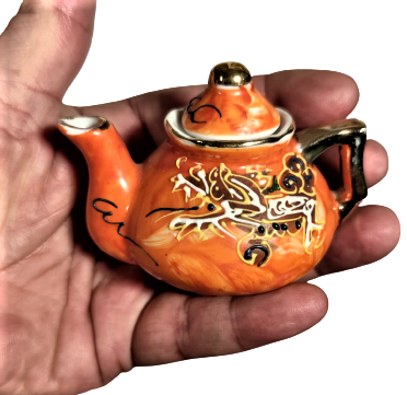 JAPON NAKASIMA MİNELİ PORSELEN TAMAMI KOMPLE EL YAPIMI CAY KÜLTÜRÜ UFAK BOY DEMLİK VE FİNCAN ORJİNAL KENDİ STANDINDA