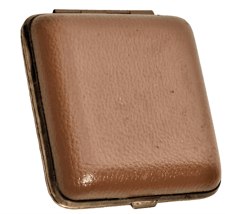 1950 SEYEHAT BAŞUCU SAATİ KURMALI MEKANİK FOSFORLU KADRAN ALMAN MALI KUTU DIŞI KAHVERENGİ DERİ KAPLAMA