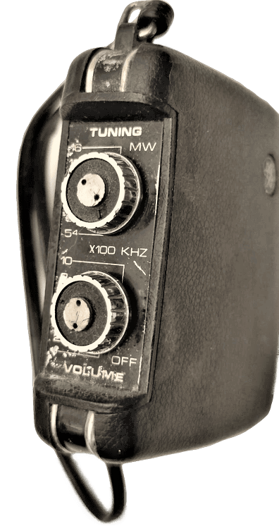 1970 EMPEROR RADIO TAŞINABİLİR PİLLİ  MİNİ EL CEP  RADYO TEK DALGALI SİYAH RENK RADYO 2 ADET 1.5 VOLTLUK PİL İLE CALIŞIR