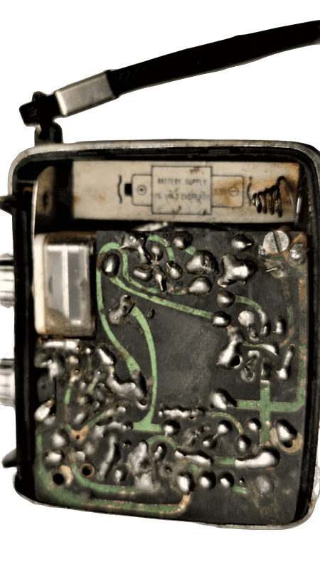 1970 EMPEROR RADIO TAŞINABİLİR PİLLİ  MİNİ EL CEP  RADYO TEK DALGALI SİYAH RENK RADYO 2 ADET 1.5 VOLTLUK PİL İLE CALIŞIR