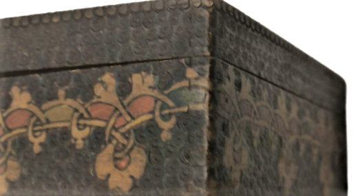 OSMANLI KOK BOYAMA EL İŞCİLİKLİ KAPAKLI KARE FORMDA AHŞAP ÜZERİ FUL İŞLEME TESBİH KUTUSU