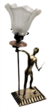 OSMANLI PİRİNC BİR ELİNDE KILIC BİR ELİNDE MEŞALE TUTAN ÖZGÜRLÜK SİMGESİ MARUL CAMLI MASA LAMBASI