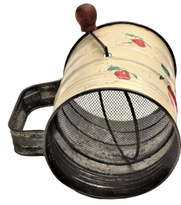 1920 TENEKE ÜZERİ KİRAZ DESENLİ MEKANİK AHSAP EL İLE CEVİRME KOLU KURU GIDA YEMİŞ ELEME APARATI