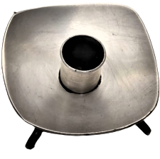 GÜMÜŞ KAPLAMA UFAK AYAKLI KARE FORMDA  MASA ÜZERİ MUMLUK İSVİVRE MALI