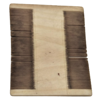 OSMANLI TAMAMI ELDE YAPILAN FİL DİŞİ TARAK BİRKAC DİŞİ KIRILMIŞTIR BİT TARAGI OLARAK TANINIR