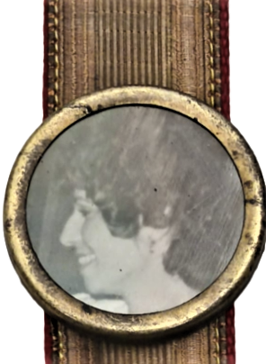 OSMANLI SİM KEMER ÜZERİNDE DÖRT ADET YUVARLAK RESİM CERCEVESİ DURAVA ASILAN SİYAH BEYAZ FOTOGRAFLİ 