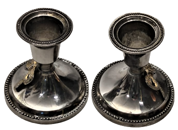 1970 ALMAN GÜMÜŞÜ CİFT MUMLUK İKİ ADET ÜZERİ FİYONKLU ŞAMDAN ALT TARAFLAR KADİFE 