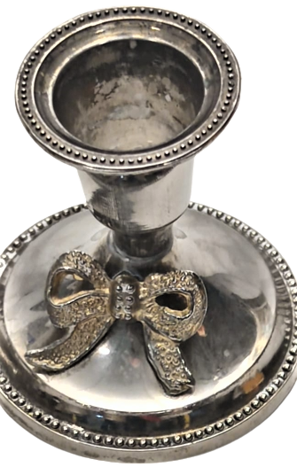 1970 ALMAN GÜMÜŞÜ CİFT MUMLUK İKİ ADET ÜZERİ FİYONKLU ŞAMDAN ALT TARAFLAR KADİFE 