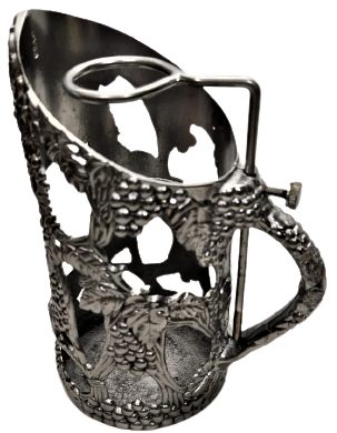 1960 FRANSIZ İCERSİNE ŞARAP ŞİŞESİ KOYULARAK SUNUM İKRAM YAPILAN MUHAFAZA KABİ ÜZERİ ÜZÜM DESENLİ