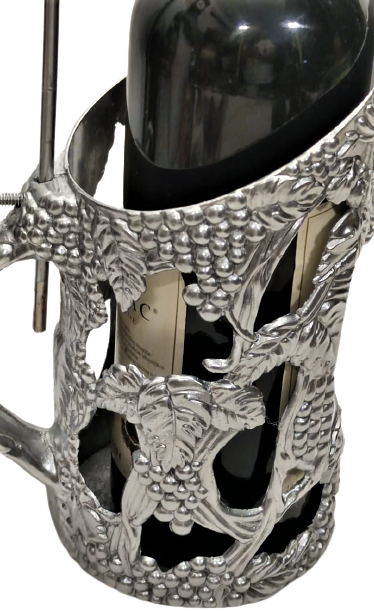 1960 FRANSIZ İCERSİNE ŞARAP ŞİŞESİ KOYULARAK SUNUM İKRAM YAPILAN MUHAFAZA KABİ ÜZERİ ÜZÜM DESENLİ