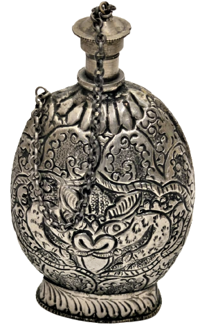 1940 AVRUPA ÜZERİ KOMLE EL İŞİ KABARTMA İŞLEMELİ CEVİRME KAPAKLI GÜMÜŞ KAPLAMA PİRİNC BARUTLUK